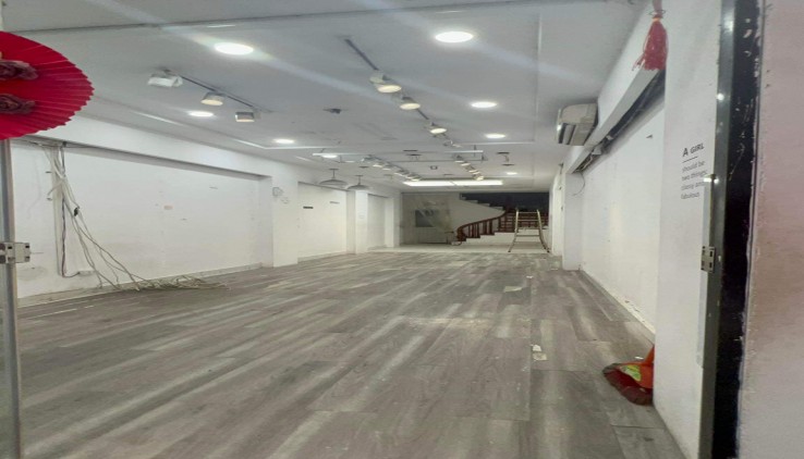CHO THUÊ NHÀ MP DƯƠNG QUẢNG HÀM - CẦU GIẤY, 5 TẦNG, 52M2, MT 3.5M, GIÁ 30 TRIỆU (CTL) - CÀ PHÊ, SPA, SALON, THỜI TRANG, MỸ PHẨM, KD MÔ HÌNH SẠCH SẼ.